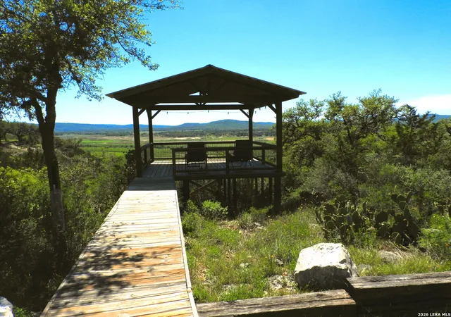 4th image of 1081 Summit, Lakehills, TX 78063 | MLS# 1966857