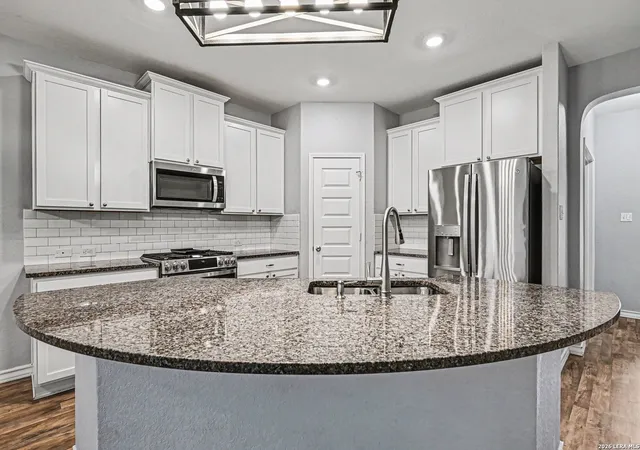 Photo 3 of Single family home for sale at 645 Amber Crk, Cibolo, TX 78108 | MLS# 1966894 | Listing updated on 2026-06-29