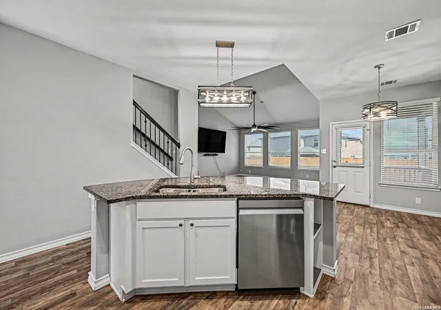 Photo 4 of Single family home for sale at 645 Amber Crk, Cibolo, TX 78108 | MLS# 1966894 | Listing updated on 2026-06-29