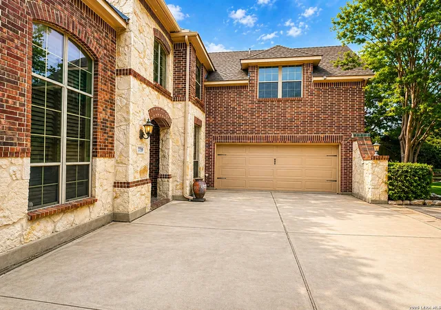 Photo 2 of Single family home for sale at 7739 Winecup Hl, San Antonio, TX 78256 | MLS# 1966900 | Listing updated on 2026-08-20