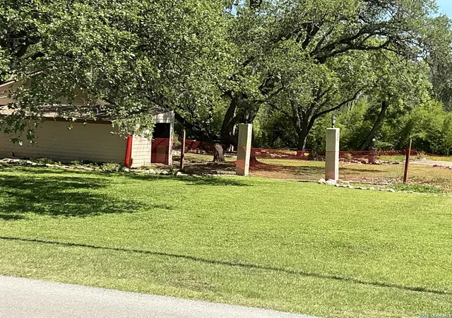 Photo 3 of Sale Pending at 326 Donella Dr, San Antonio, TX 78232 | MLS# 1966915 | Listing updated on 2026-05-15