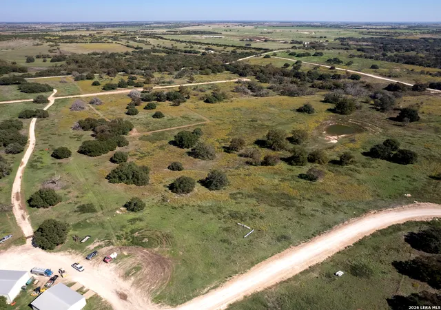 2nd image of 342 Yellowstone Dr, Woodway, TX 76561 | MLS# 1966946