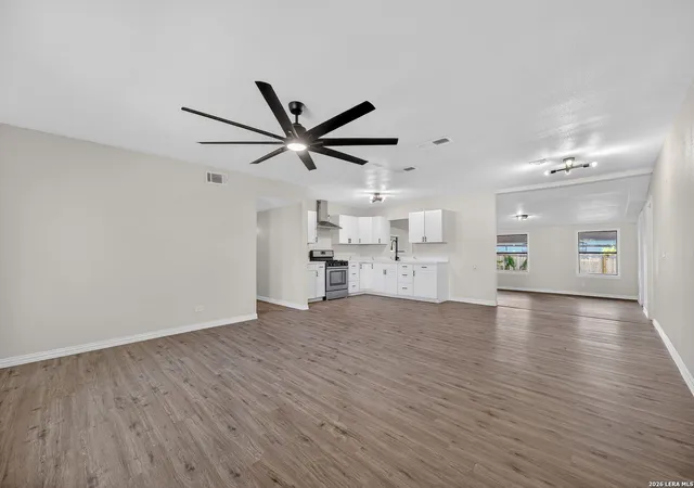 Photo 3 of Single family home for sale at 4426 Newcome Dr, San Antonio, TX 78229 | MLS# 1966966 | Listing updated on 2026-07-17