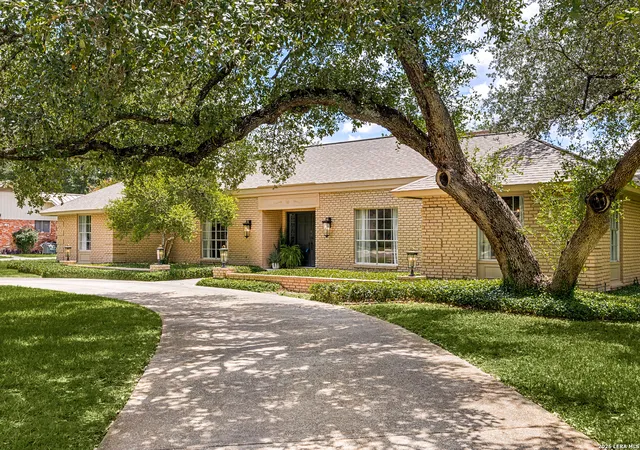 Photo 2 of Sale Pending at 200 Sir Arthur Ct, Castle Hills, TX 78213 | MLS# 1967006 | Listing updated on 2026-09-08