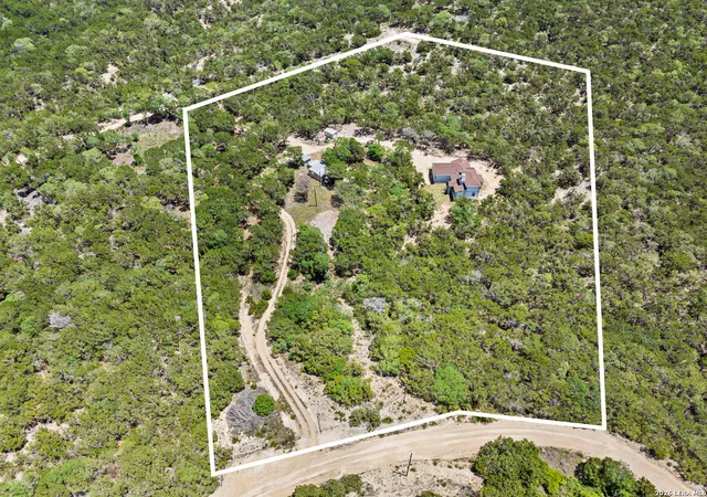 Homes for sale in Pipe Creek, TX | 223 Canyon View Dr, Pipe Creek, TX 78063 | MLS# 1967020