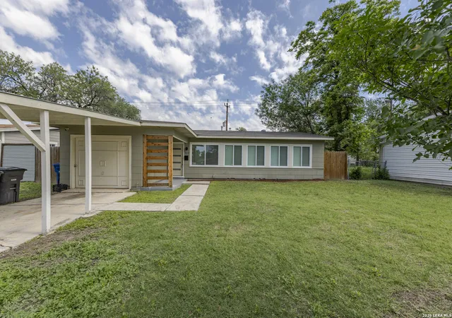 2nd image of 323 Basswood Dr, San Antonio, TX 78213 | MLS# 1967021