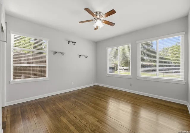 5th image of 323 Basswood Dr, San Antonio, TX 78213 | MLS# 1967021