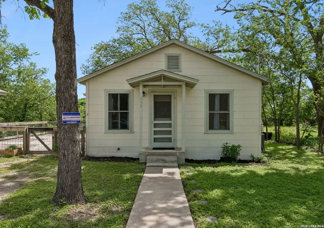 2nd image of 111 Brackenridge, Boerne, TX 78006 | MLS# 1967065