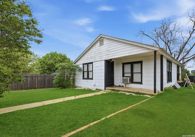 Homes for sale in Fredericksburg, TX | 911 Hill St, Fredericksburg, TX 78624 | MLS# 1967093