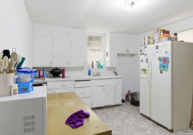 Homes for sale in Fredericksburg, TX | 911 Hill St, Fredericksburg, TX 78624 | MLS# 1967093