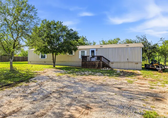 4th image of 651 County Road 4647, Hondo, TX 78861 | MLS# 1967120