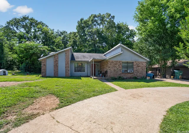 1st image of 477 Hartt St, Garrison, TX 75946 | MLS# 1967178