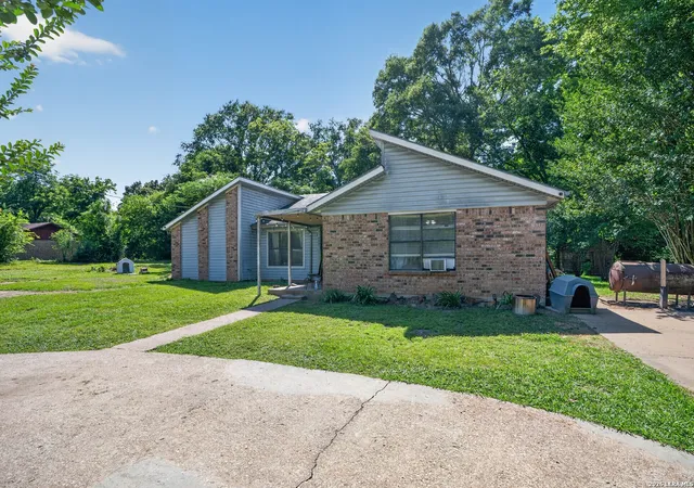 4th image of 477 Hartt St, Garrison, TX 75946 | MLS# 1967178