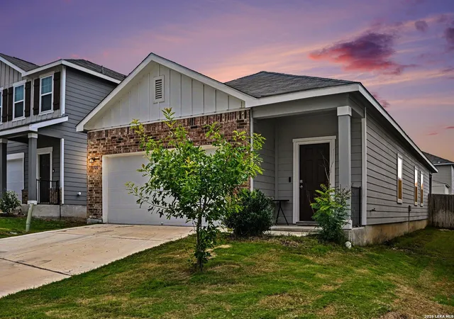 2nd image of 13522 Sunrise Mdw, Saint Hedwig, TX 78152 | MLS# 1967268