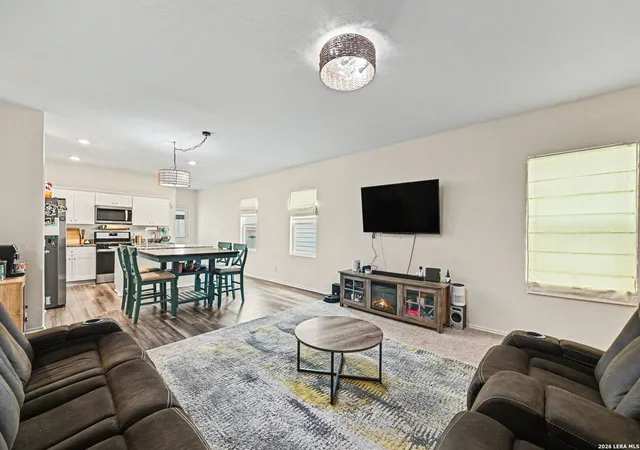 5th image of 13522 Sunrise Mdw, Saint Hedwig, TX 78152 | MLS# 1967268