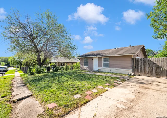 Photo 3 of Single family home for sale at 6218 Stone Valley Dr, San Antonio, TX 78242 | MLS# 1967276 | Listing updated on 2026-08-23