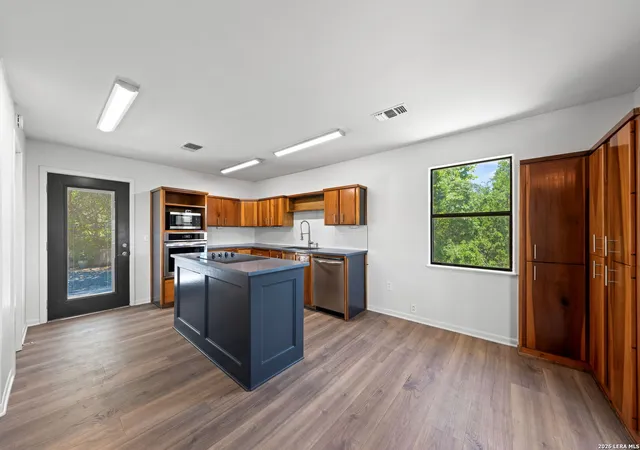 3rd image of 109 Debra Lane, Kerrville, TX 78028 | MLS# 1967279