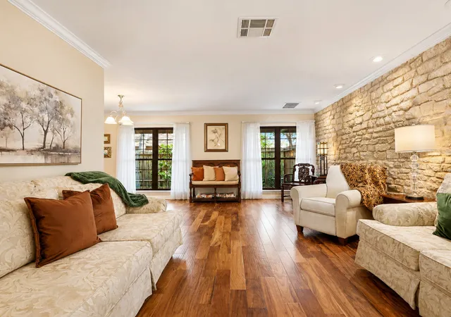 Photo 3 of Single family home for sale at 3727 Hundred Oaks Dr, San Antonio, TX 78217 | MLS# 1967386 | Listing updated on 2026-09-14
