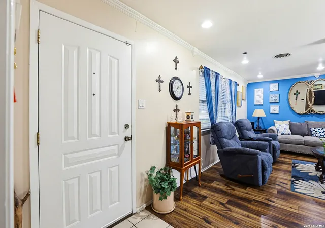 image of 3410 Autumn Ln, San Antonio, TX 78219 | MLS# 1967400