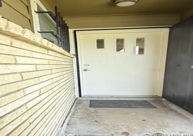 Photo 3 of Single family home for sale at 202 Dalehurst Dr, San Antonio, TX 78201 | MLS# 1967416 | Listing updated on 2026-05-27