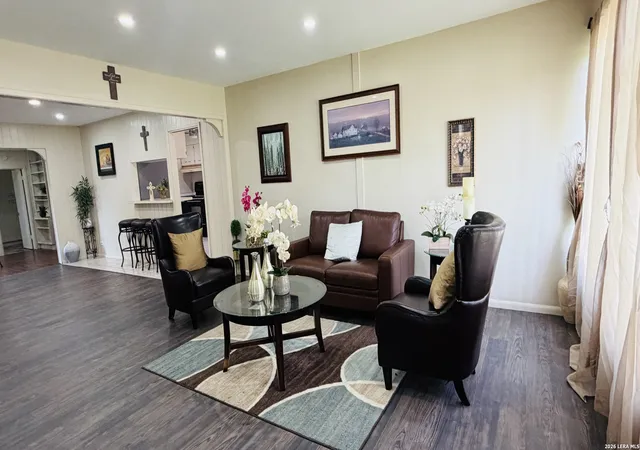 Photo 3 of Single family home for sale at 202 Dalehurst Dr, San Antonio, TX 78201 | MLS# 1967416 | Listing updated on 2026-05-27