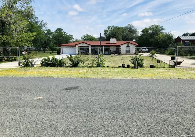 Photo 3 of Single family home for sale at 1215 Red Gate Dr, San Antonio, TX 78264 | MLS# 1967427 | Listing updated on 2026-06-30