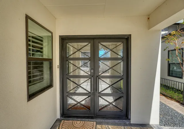 2nd image of 528 Lighthouse Dr # 6 #6, Horseshoe Bay, TX 78657 | MLS# 1967481