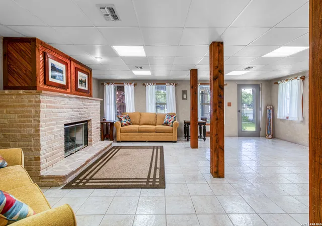 5th image of 1321 E Zipp, New Braunfels, TX 78130 | MLS# 1967563
