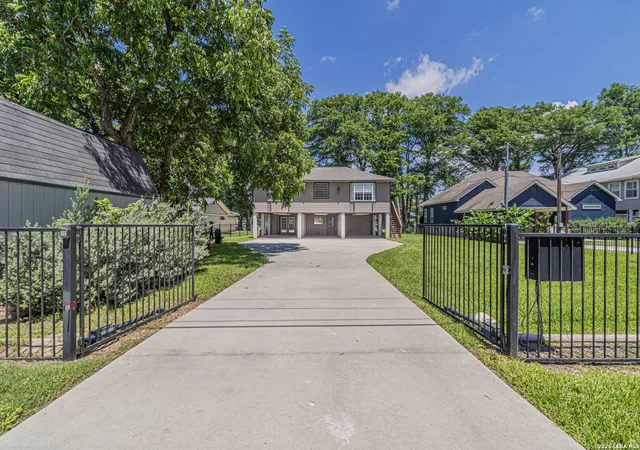 2nd image of 1321 E Zipp, New Braunfels, TX 78130 | MLS# 1967563