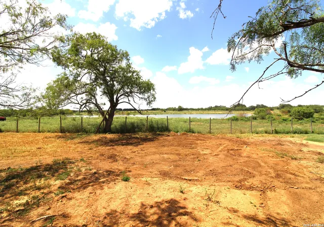 Photo 3 of House for sale at 101 County Road 135, Floresville, TX 78114 | MLS# 1967565 | Listing updated on 2026-07-15