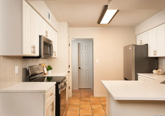 Photo 4 of Multi family home for sale at 12150/12152 Vista Nogal St, San Antonio, TX 78213 | MLS# 1967709 | Listing updated on 2026-09-03