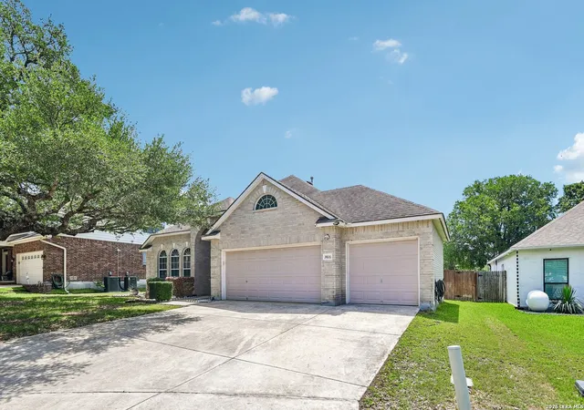 3rd image of 24806 Cloudy Crk, San Antonio, TX 78255 | MLS# 1967726