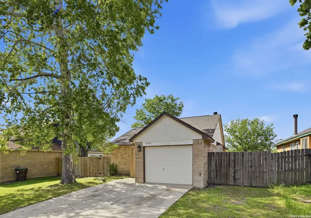 Photo 3 of Single family home for sale at 11426 Long Trl, San Antonio, TX 78245 | MLS# 1967819 | Listing updated on 2026-09-16