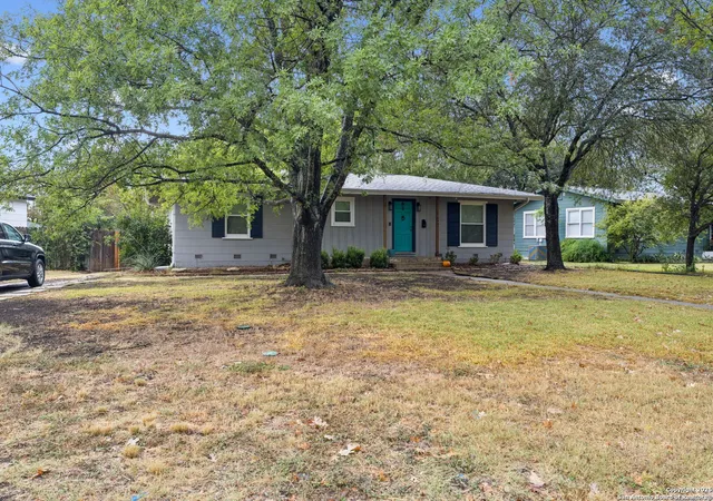 2nd image of 352 Larchmont Dr, San Antonio, TX 78209 | MLS# 1967868