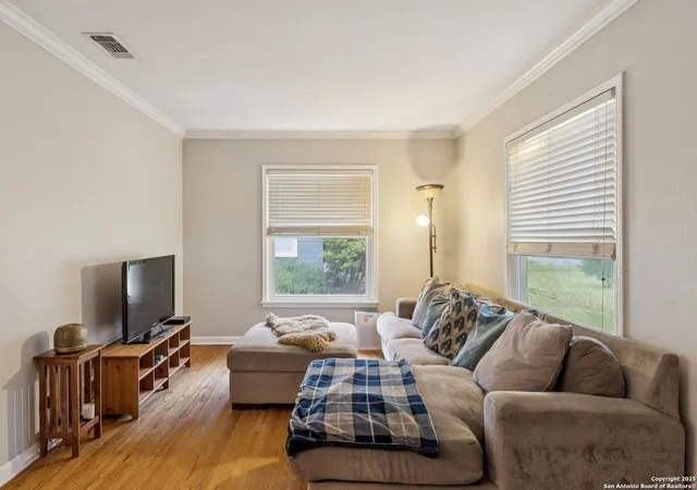 5th image of 352 Larchmont Dr, San Antonio, TX 78209 | MLS# 1967868