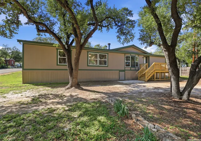 Photo 3 of Single family home for sale at 507 Forest Hill St, Canyon Lake, TX 78133 | MLS# 1967979 | Listing updated on 2026-09-18