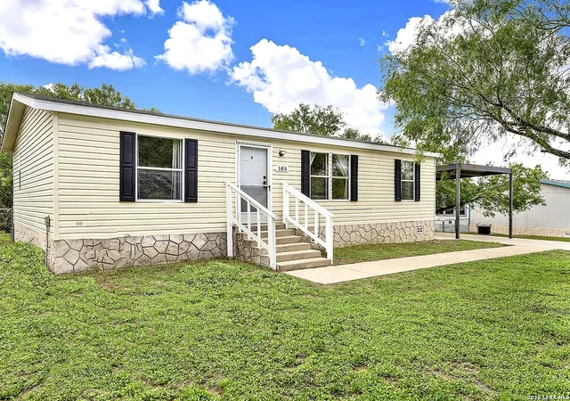 4th image of 105 Pioneer Home, Seguin, TX 78155 | MLS# 1968000