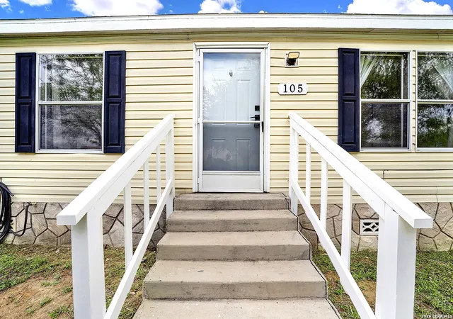 5th image of 105 Pioneer Home, Seguin, TX 78155 | MLS# 1968000