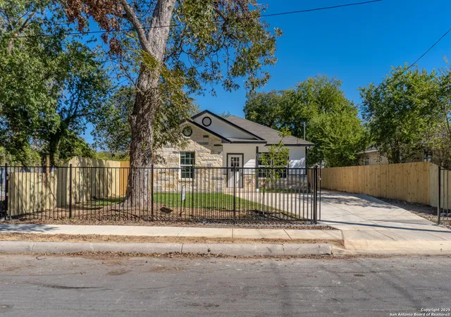 Homes for sale in San Antonio, TX | 216 S San Augustine Ave, San Antonio, TX 78237 | MLS# 1968075