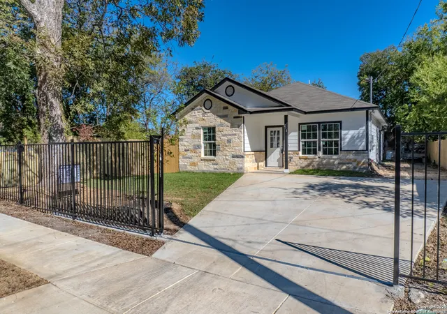 Homes for sale in San Antonio, TX | 216 S San Augustine Ave, San Antonio, TX 78237 | MLS# 1968075