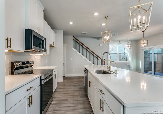 5th image of 16011 Babcock Rd #4, San Antonio, TX 78255 | MLS# 1968132