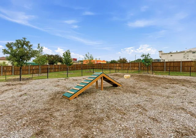Homes for sale in San Antonio, TX | 6464 Babcock Road, San Antonio, TX 78249 | Houzeo