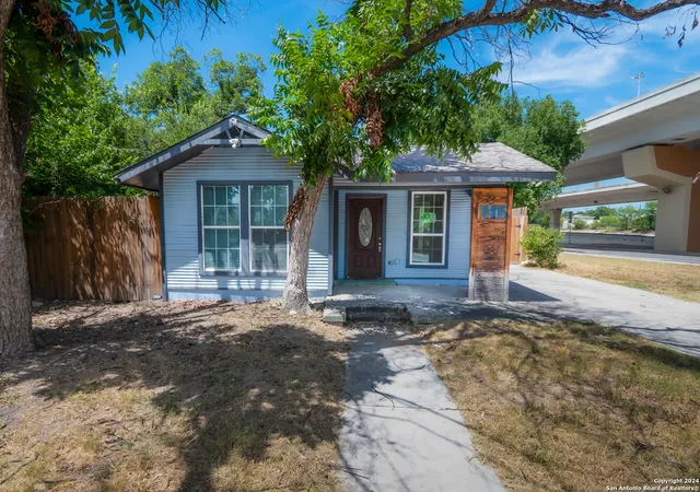 Photo 3 of Single family home for sale at 1415 W French, San Antonio, TX 78201 | MLS# 1968183 | Listing updated on 2026-05-30