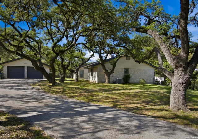 Photo 2 of Single family home for sale at 28337 Leslie Pfeiffer Dr, Boerne, TX 78015 | MLS# 1968207 | Listing updated on 2026-07-21