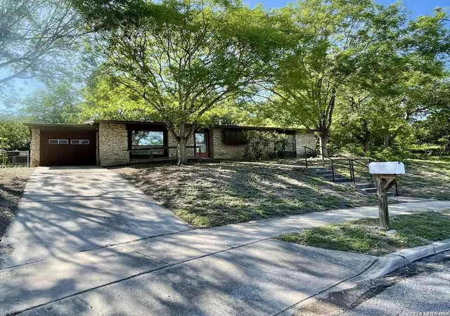 Photo 4 of Single family home for sale at 7502 Glacier Ln, San Antonio, TX 78209 | MLS# 1968240 | Listing updated on 2026-09-22