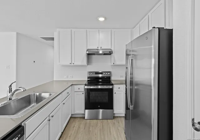 Photo 3 of Single family home for sale at 3307 Glacier Blf, Kerrville, TX 78028 | MLS# 1968258 | Listing updated on 2026-09-05