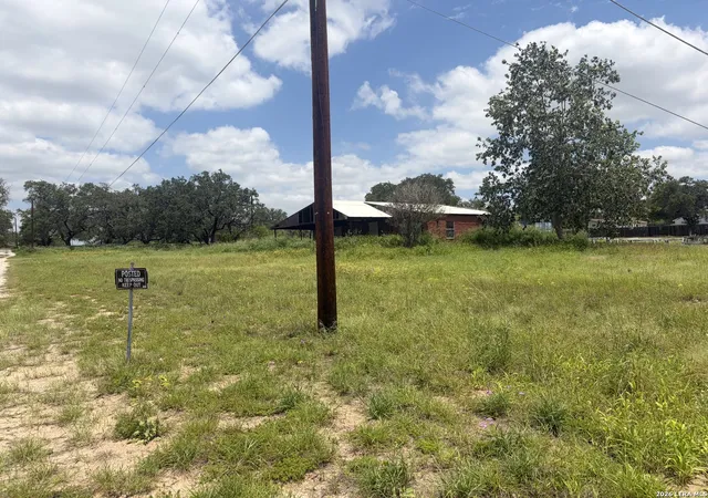 Photo 4 of Land for sale at 615 Rossville Rd, Devine, TX 78016 | MLS# 1968268 | Listing updated on 2026-05-30