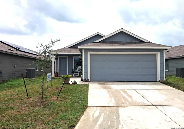 1st image of 14820 Onyx Pl, Elmendorf, TX 78112 | MLS# 1968271