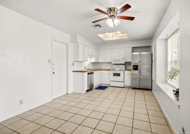 Photo 4 of Sale Pending at 4627 Sparrows Nest, San Antonio, TX 78250 | MLS# 1968298 | Listing updated on 2026-08-20
