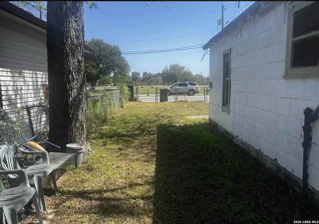 Photo 3 of Single family home for sale at 811 Theo Pwy, San Antonio, TX 78210 | MLS# 1968338 | Listing updated on 2026-08-18